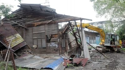 班村巴板路拆木屋清空 一封信打救 只能拆空屋