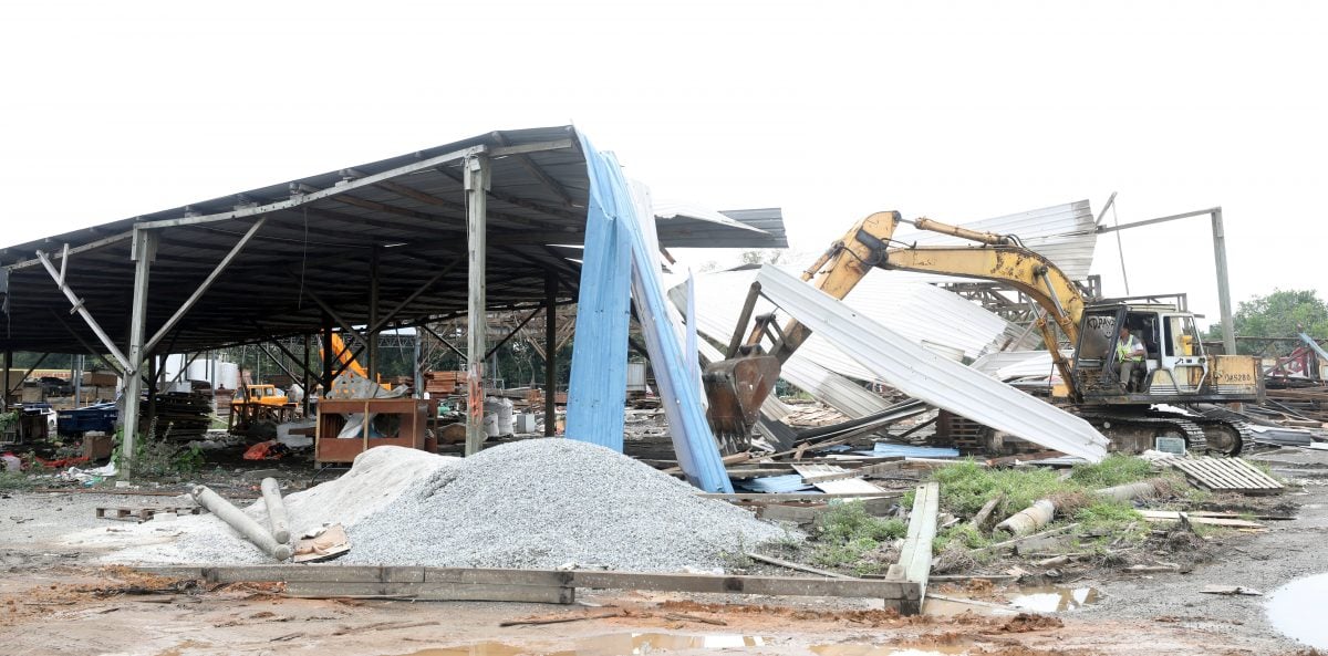 大都会/me03头/原先欲拆巴板路所有木屋 发展商最后按共识拆空屋