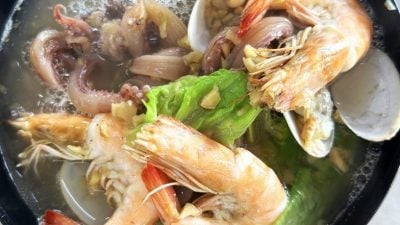 人气美食 | 海鲜粉下足重料 鱼头粉鲜美   阿桥煮水粉实惠好吃