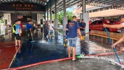 天气放晴水位退  曼绒灾民收拾残局