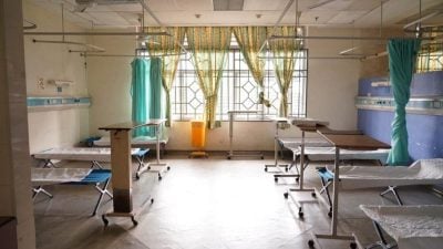 太平医院急救室床位不足 病患睡地板等治疗