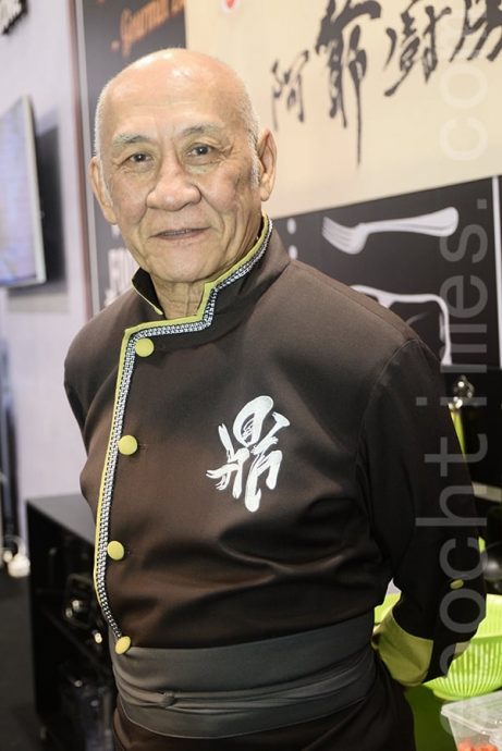 姜大卫晒400岁合照 李家鼎激瘦现身惹关注