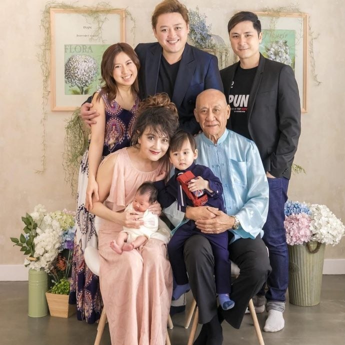 姜大卫晒400岁合照 李家鼎激瘦现身惹关注