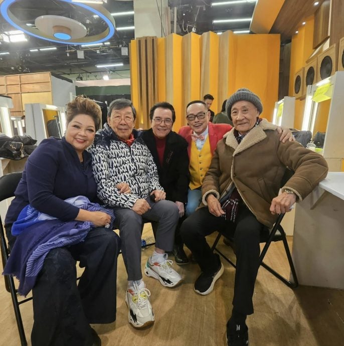 姜大卫晒400岁合照 李家鼎激瘦现身惹关注