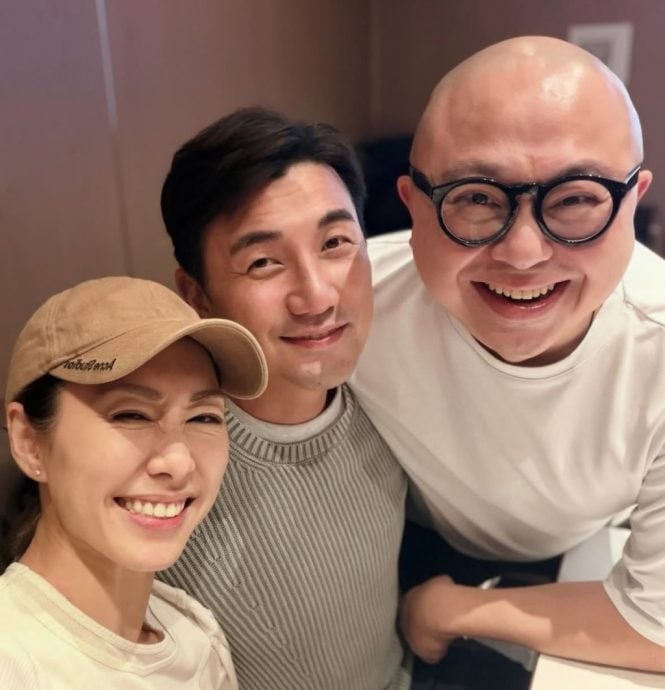 婚后首露面否认怀孕 难掩喜悦自称“陈胡定欣”