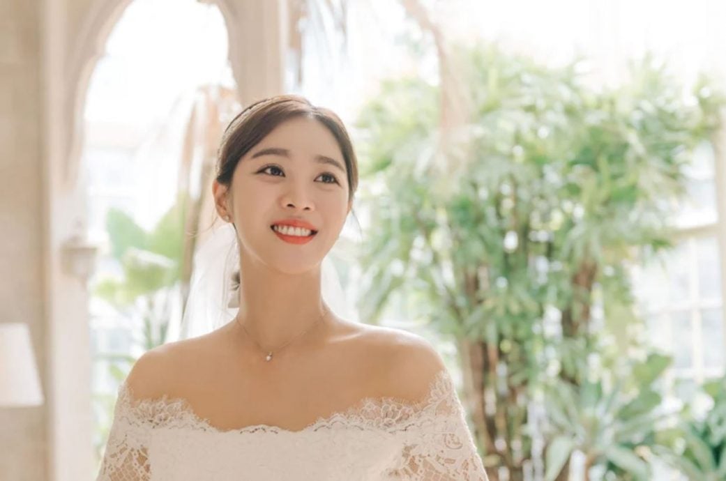 嫁圈外老公1年 曹宝儿宣布怀孕