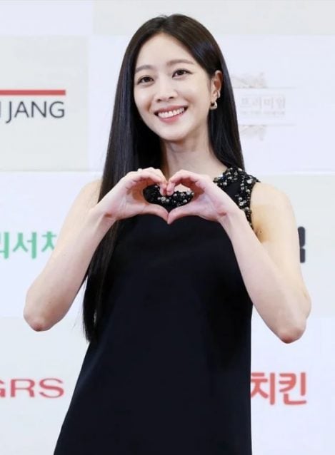 嫁圈外老公1年 曹宝儿宣布怀孕