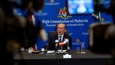 安华斥干预泰柬局势指控 仅协助双方对话寻找方案