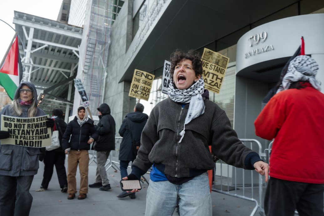 安理会通过美国版加沙决议 授权组建稳定部队