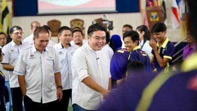 倪可敏吴家良共拨24万  安顺荷里美以美中学 受惠