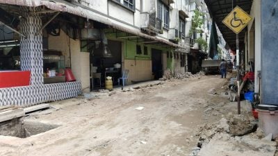 宝坊广场油垢堵排水管  餐饮业受促装隔油器