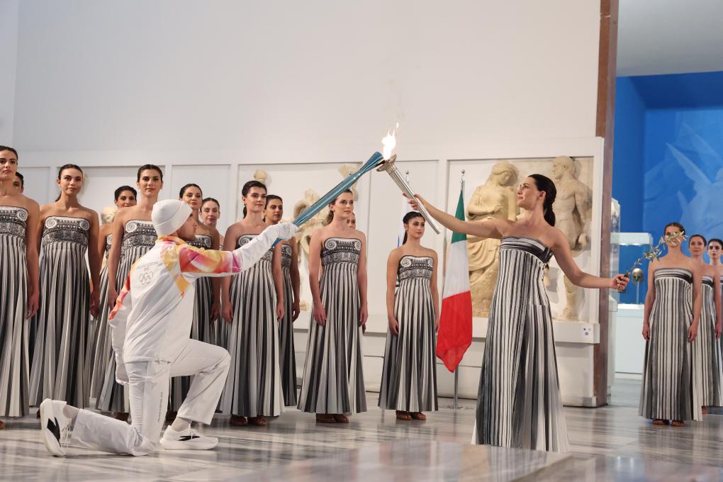 室内采集火种近57年首见 米兰冬奥圣火传递开启