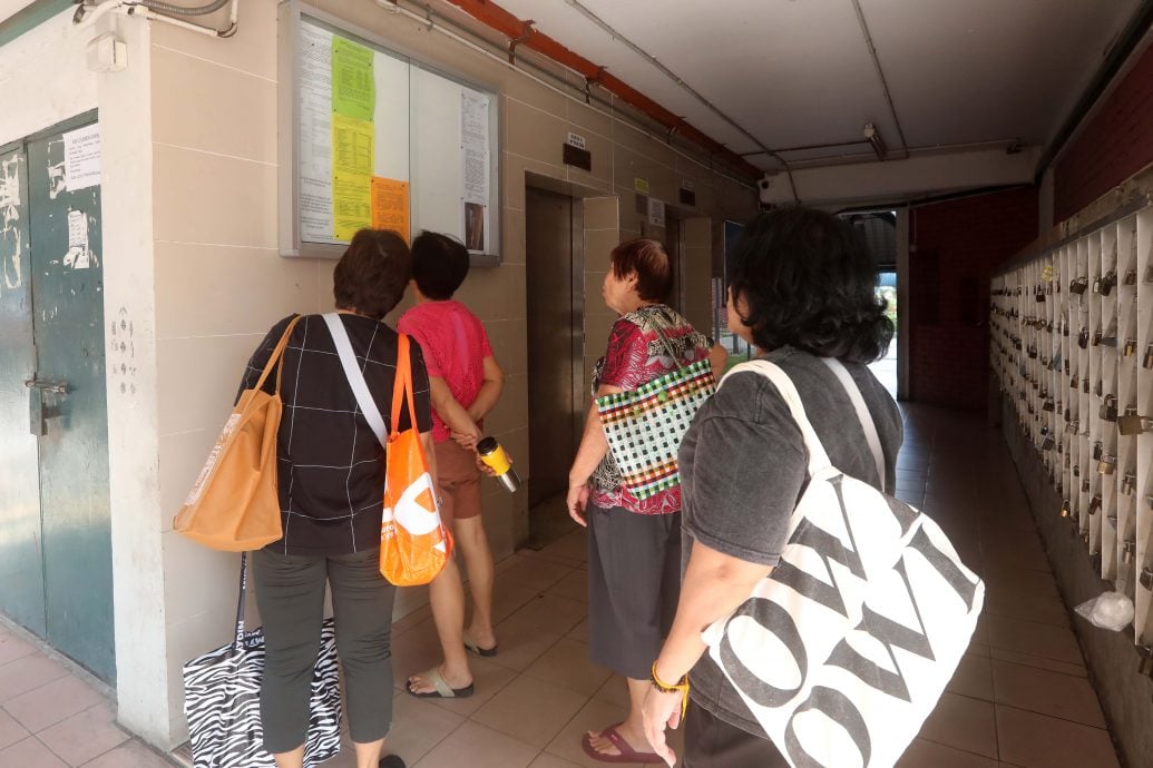 封面-大都会/跟进SRI SABAH组屋电梯失灵约两周/13图