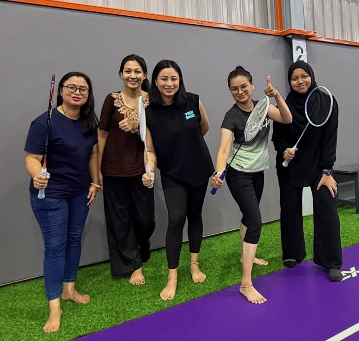 封面-大都会:雪州首个华人新村室内羽球馆落成/12图