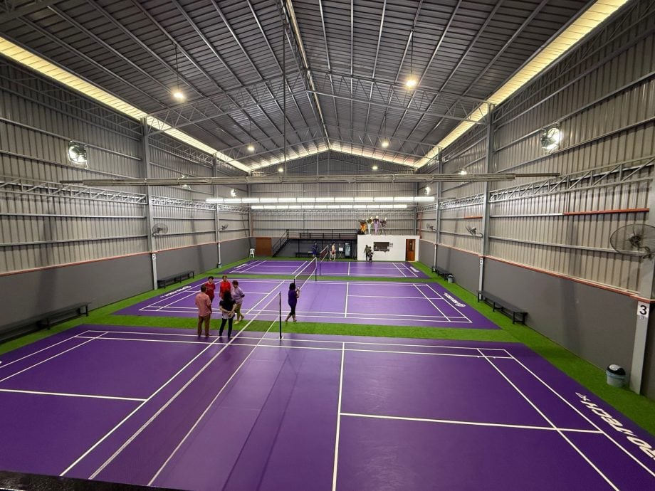 封面-大都会:雪州首个华人新村室内羽球馆落成/12图