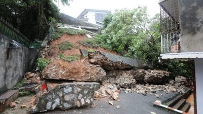 视频 | 挡土墙倒塌  104户疏散