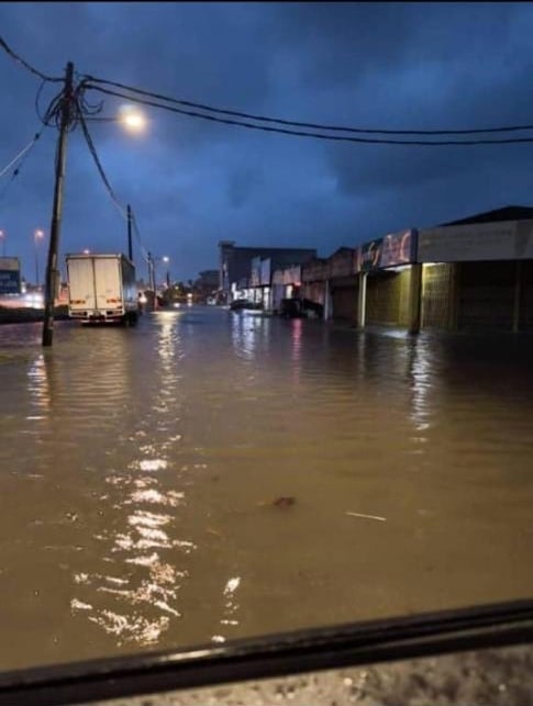 封面/大都会-雪隆水灾／多图