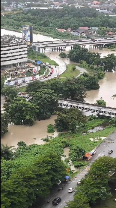 封面/大都会-雪隆水灾／多图