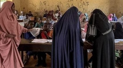 尼日利亚武装分子闯女中   绑架25女学生