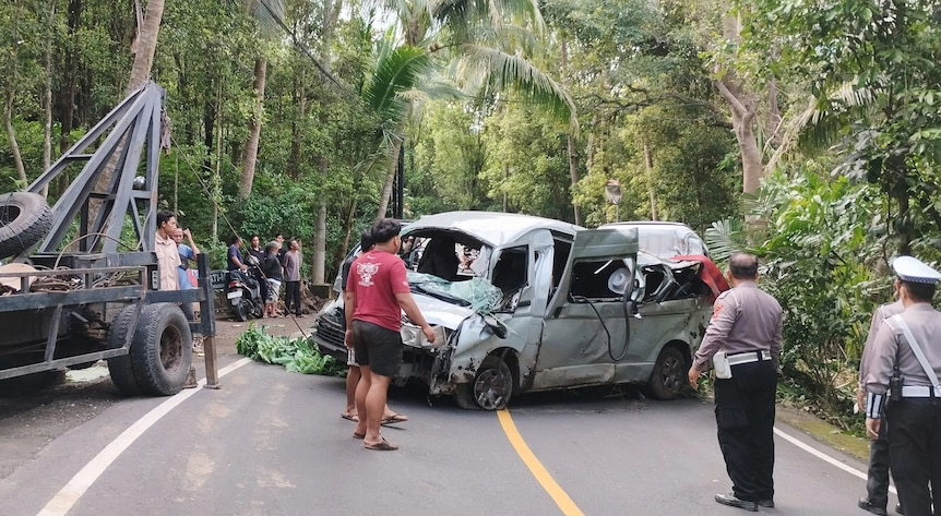 峇里岛交通意外　中国公民5死8伤　印尼警方：小巴士堕山沟