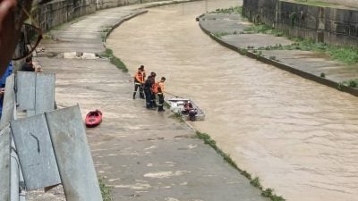河水骤涨冲走工头| 截至傍晚仍无发现 搜救行动明早继续展开
