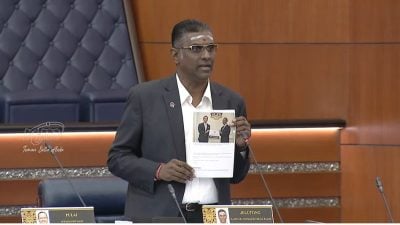 “425万现金 2600万器材去哪了？” 雷尔质疑慕尤丁政府冠病基金下落