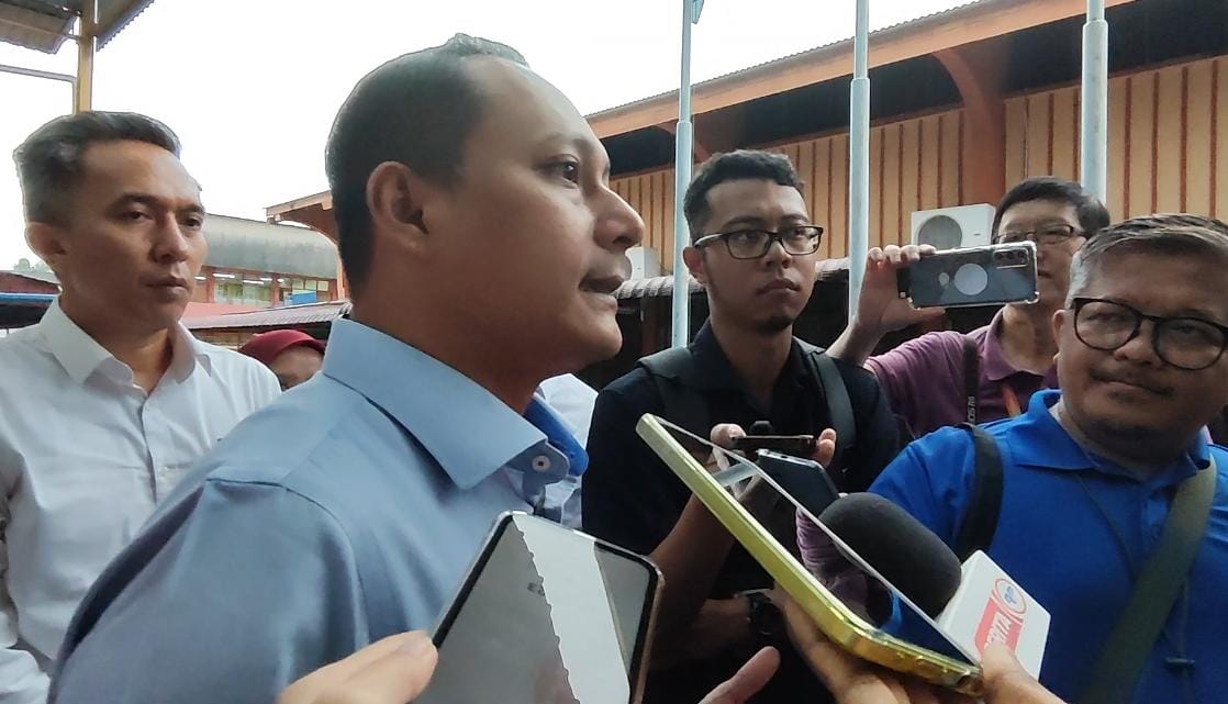 已签发 全国：阿兹南：柔州史上首次，全柔考场使用金属探测器检查考生，提升安全度