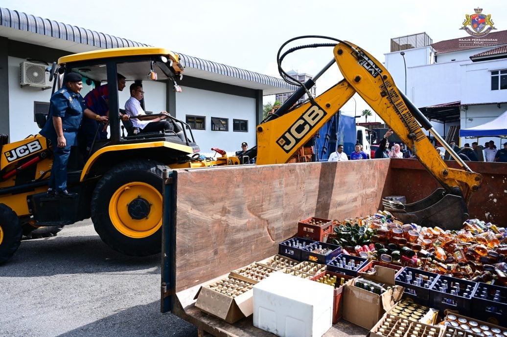 已签发 柔：古来市议会销毁1200瓶酒精饮料