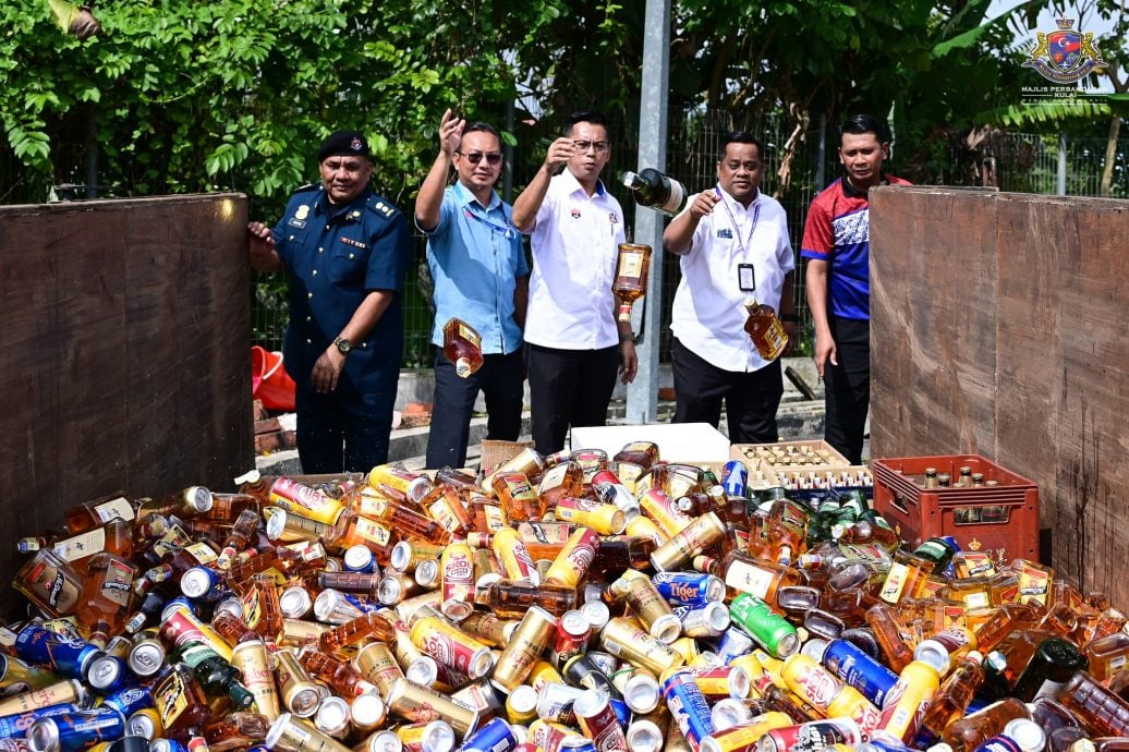 已签发 柔：古来市议会销毁1200瓶酒精饮料