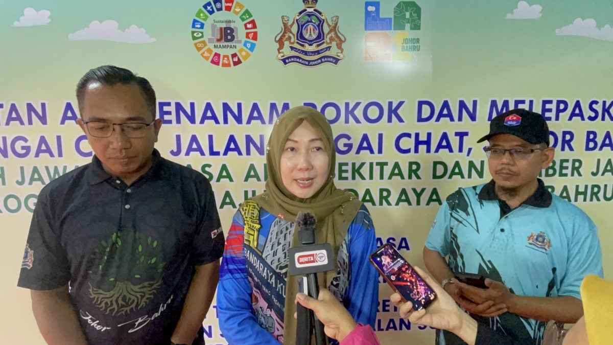 已签发 柔：封面副文： 新山23水灾热点防灾完成85%！ 新山市政厅：3大措施持续治水