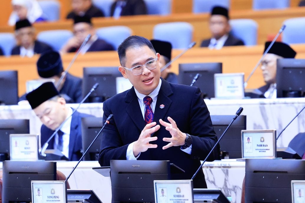 已签发 柔:封面副文:州议会文三:林添顺: 哥打丁宜政府医院进行提升工程,年尾完工