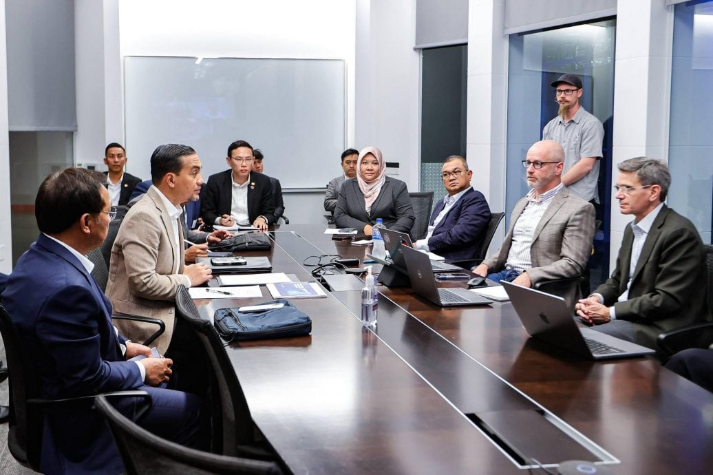 已签发 柔:封面:州议会文四:柔投资承诺蝉联全国第一,李廷汉:今年第3季度创911亿