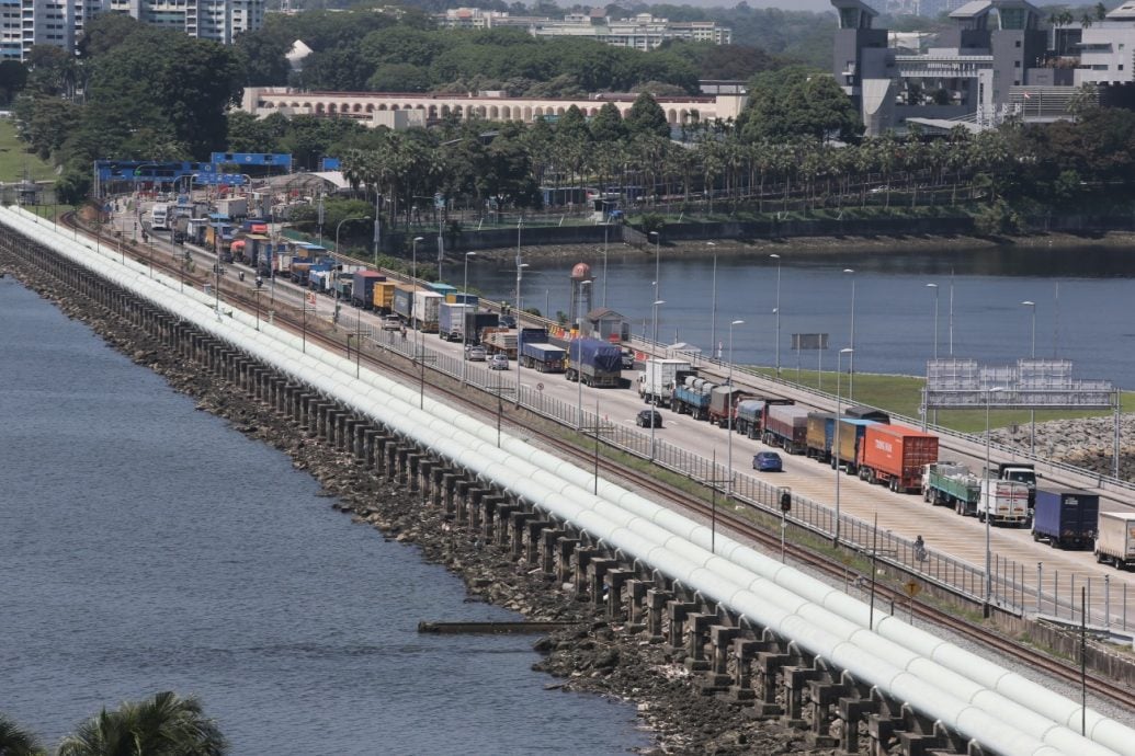 已签发 柔：封面：莫哈末法兹里：提升净水处理量应付发展，未来实现零依赖新加坡