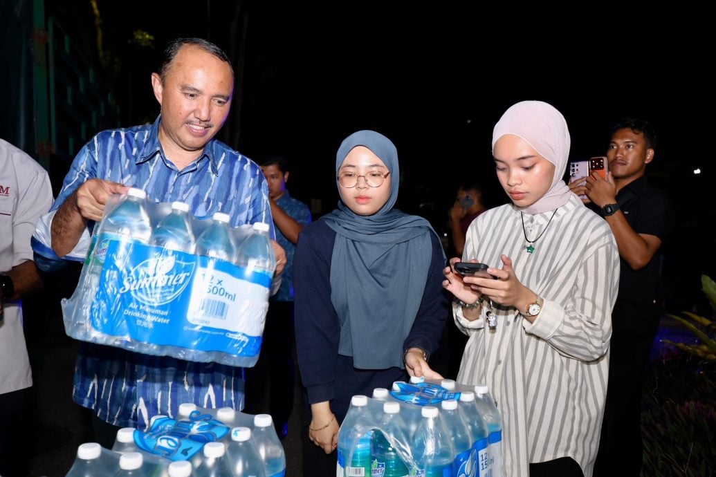 已签发 柔：州政府发放177万7600令吉援助 8888名大学生受惠