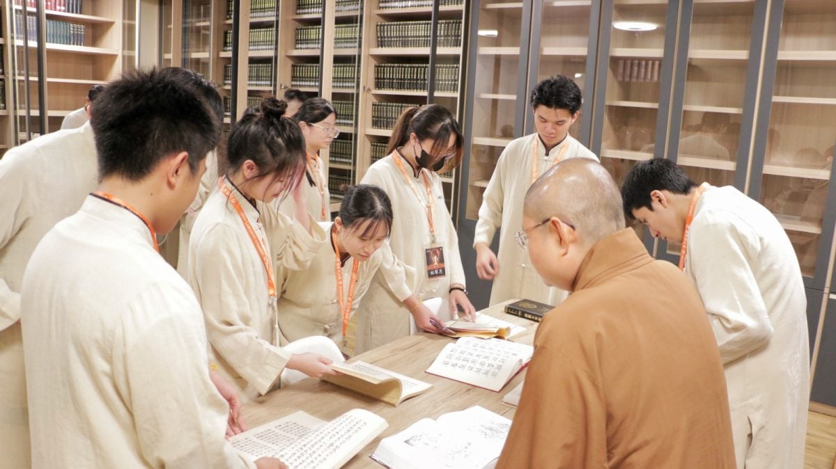 已签发 柔：新山佛光青年办佛学生活营 25大专生体验古老智慧