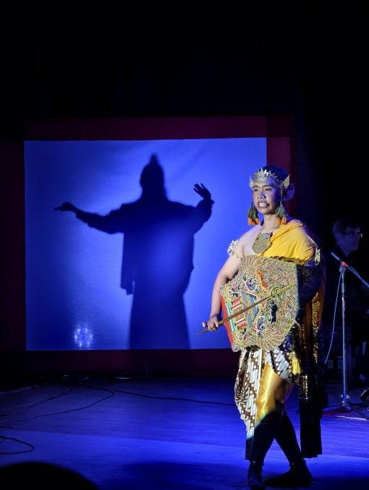 已签发 柔：新闻：月光下草坪旁  音桥璀璨闭幕