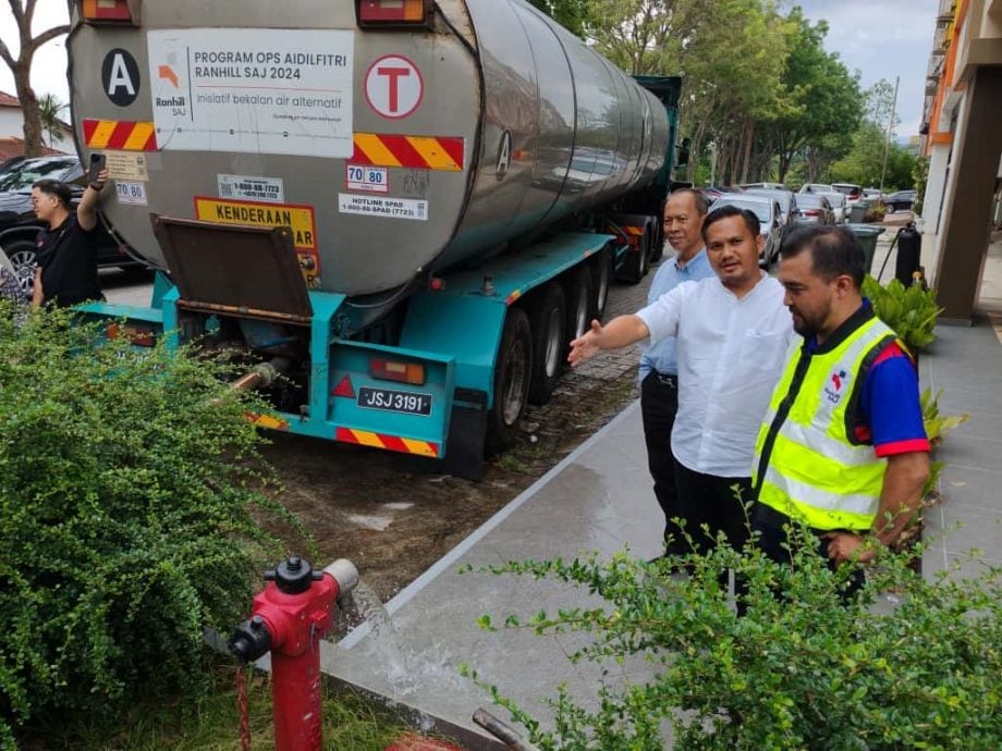 已签发 柔：柔佛河污染致柔南区制水 |莫哈末法兹里：预料今午夜前全面恢复水供