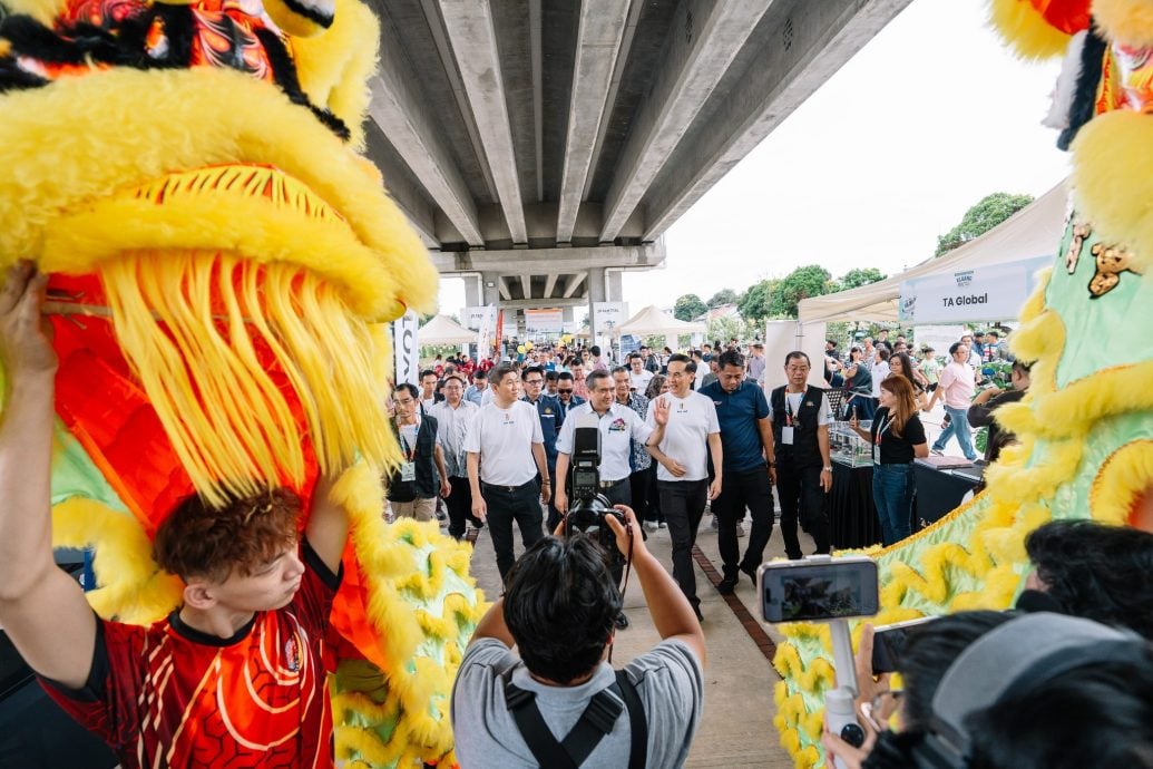 已签发 柔:版头之一:居銮铁道节热闹闭幕 周忠信:展现公共空间转型潜力
