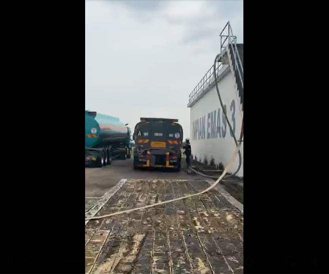 已签发 柔：第三版头：柔佛河污染致柔南区制水 | 29万户120万人口受影响 州政府：柔佛河拟宪报为主要水源保护区