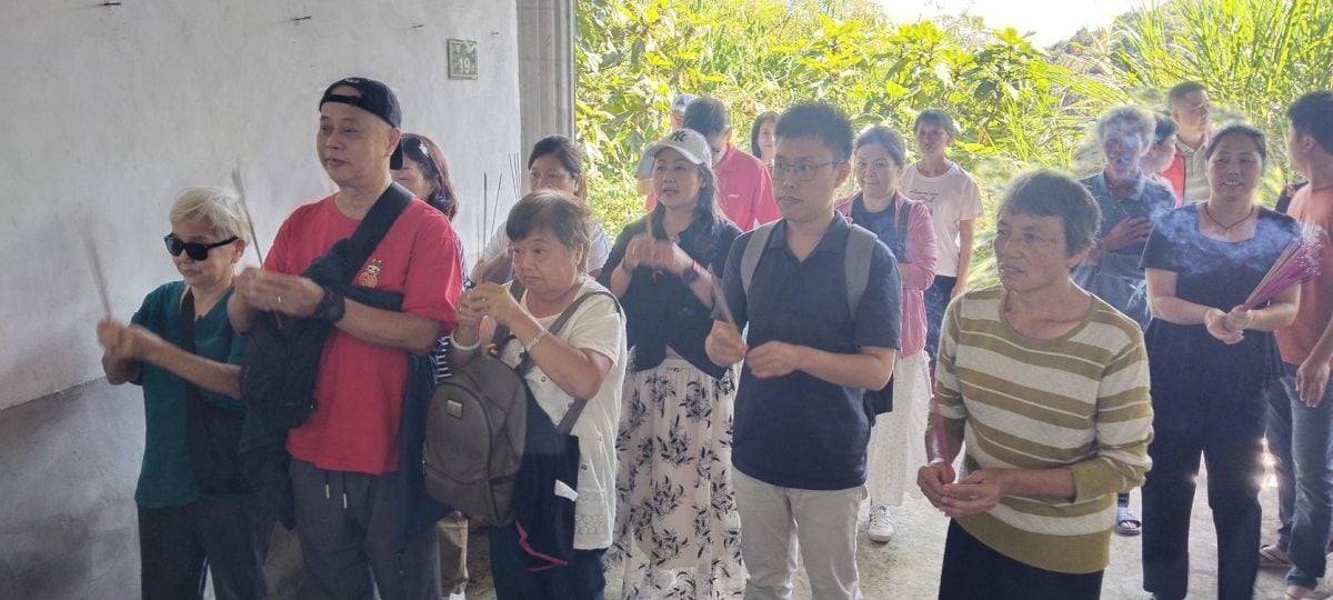 **已签发**柔︰封面:特稿〡下南洋供奉百余年 符袋回原乡安溪族亲争睹