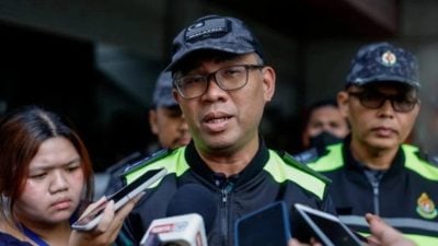 冒充移民局官员诈骗 不法集团月入逾5万