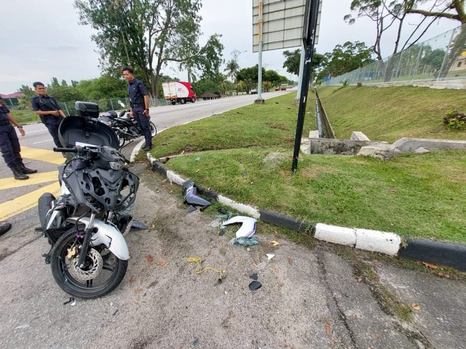 **已签发**柔：与汽车相撞  39岁骑士内伤过重当场毙命