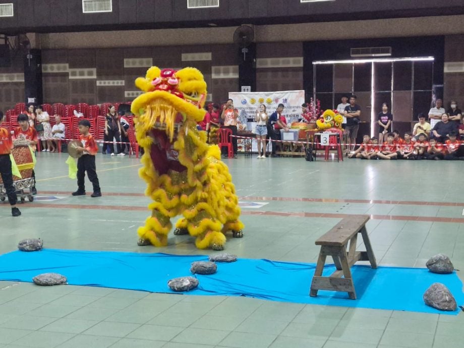 **已签发**柔:头条之一:銮传统南狮小狮王校际赛 130学生秀技艺