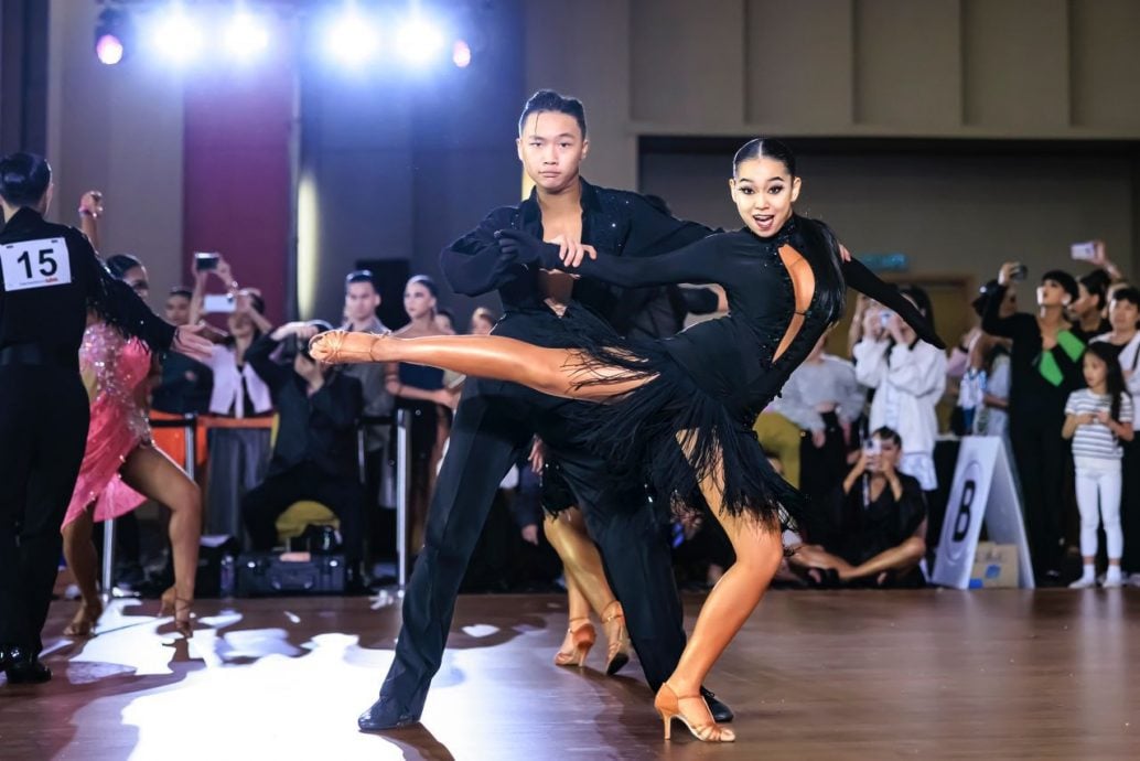 **已签发**柔:封面: 特稿〡北京滑铁卢英格兰称冠 大马双子星征服国标舞界奥斯卡