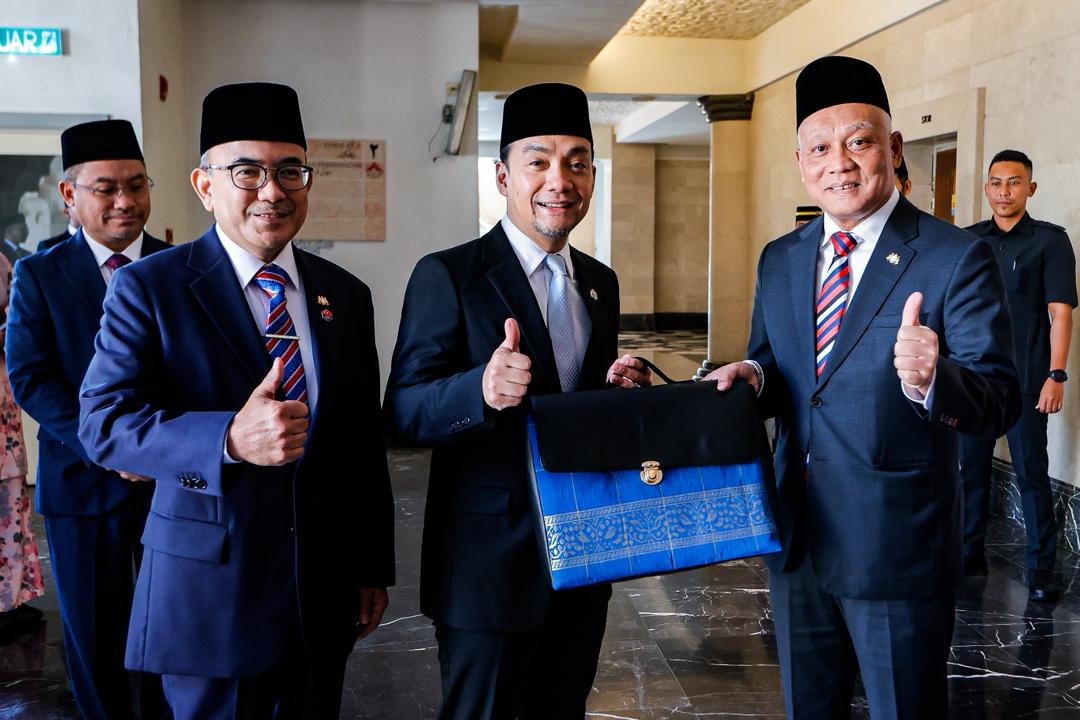 **已签发**柔:封面:主文:柔佛预算案2026〡大臣:收入逾25亿盈余445万,创新记录