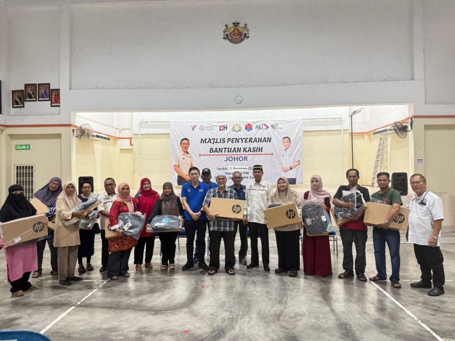 **已签发**柔：巴罗颁第七期“柔佛爱心援助”  153退伍军人受惠