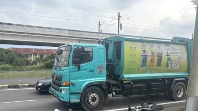 摩托突然翻覆  尾随罗里刹车不及撞上骑士亡