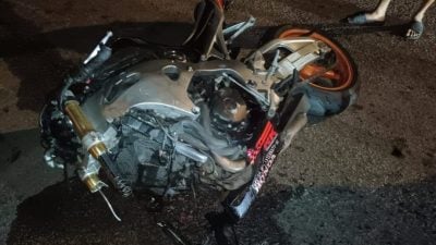 汽车疑突转右  摩托车闪避不及酿1死