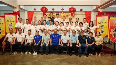 广州龙舟队访麻广肇会馆   交流叙乡情