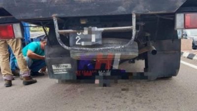 母子共乘突摔2罗里间   母遭卷入后轮惨辗毙